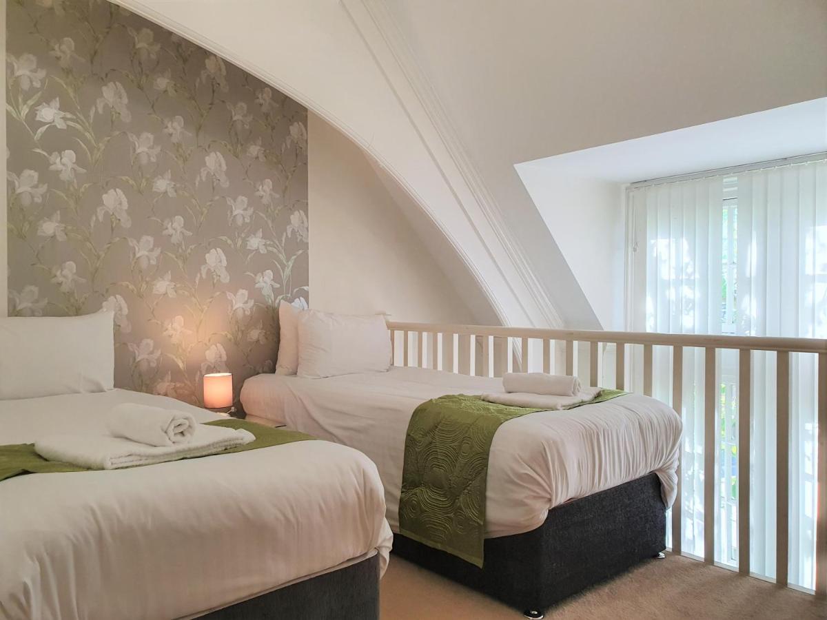 Central Apartments - Spacious 2 Beds Суиндон Экстерьер фото