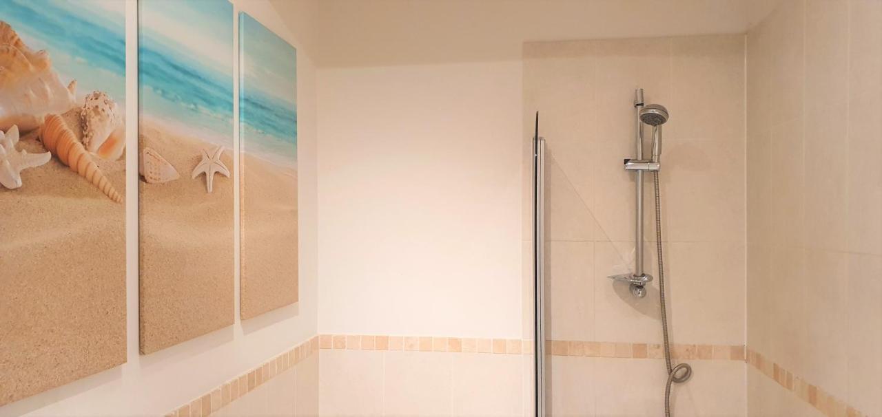 Central Apartments - Spacious 2 Beds Суиндон Экстерьер фото